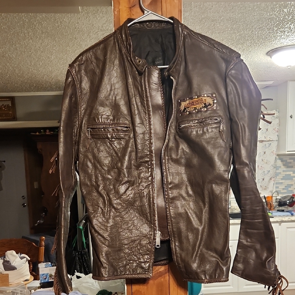 Stylish Brown Leather Jacket - image 1